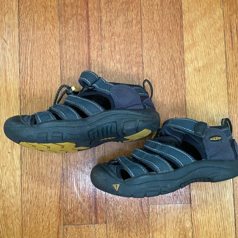 Keen Newport H2 Waterproof Hiking Sandals, Navy, kids size 10